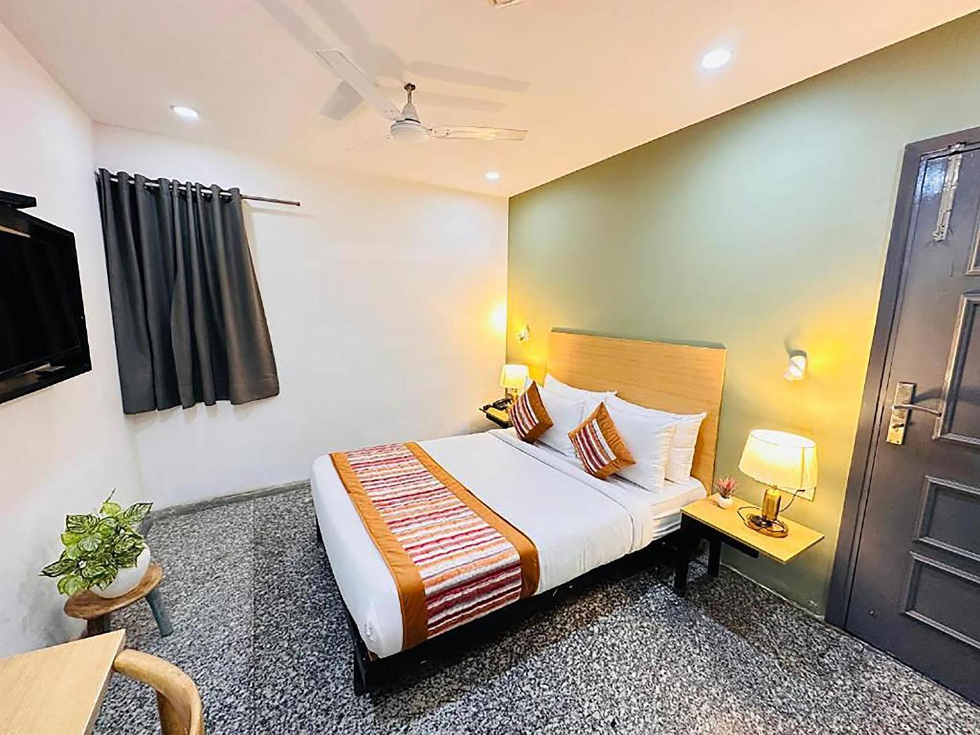 Hotel Golden Saffron By Qotel-Punjabi Bagh New Delhi Eksteriør bilde